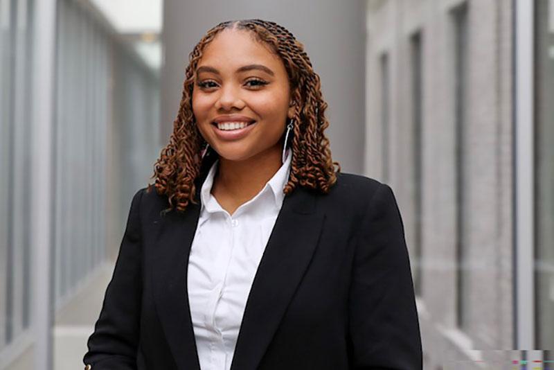 Aryanna Baytop headshot