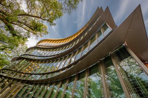 Goldring Woldenberg Business Complex exterior