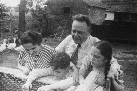 The Fenves family at their vineyard